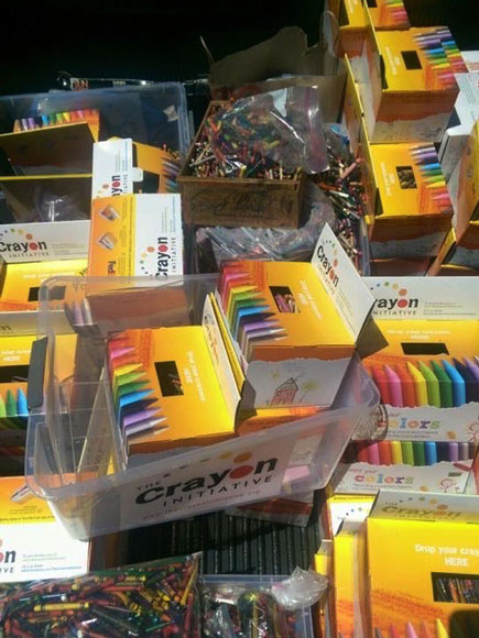 California Dad Finds Colorful Way to Reuse Thousands of Restaurant Crayons That Would Otherwise End Up in Landfills| Heroes Among Us, Good Deeds, Real People Stories, Real Heroes