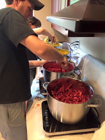 California Dad Finds Colorful Way to Reuse Thousands of Restaurant Crayons That Would Otherwise End Up in Landfills| Heroes Among Us, Good Deeds, Real People Stories, Real Heroes