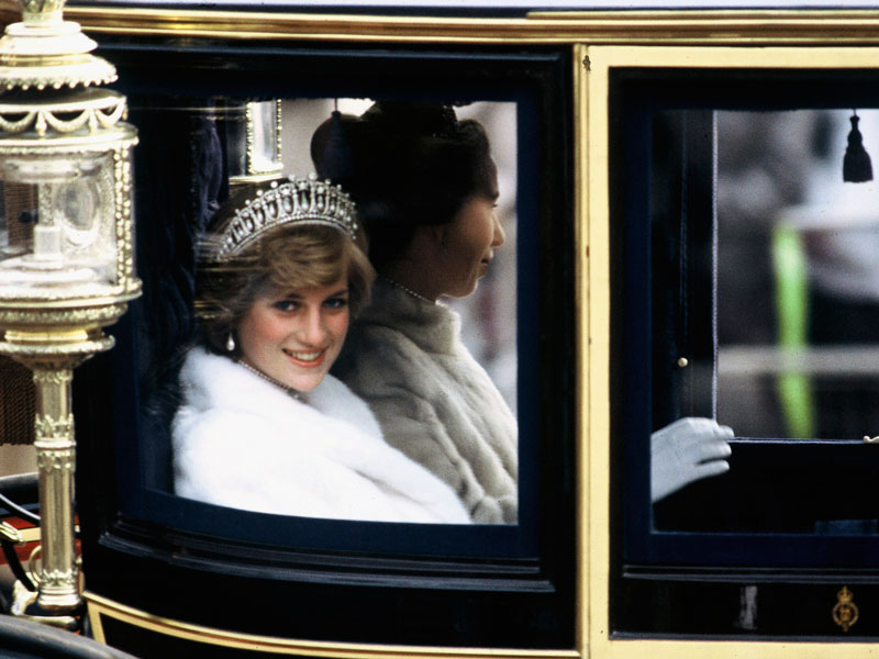 Your Weekly Tiara Treat: The Amazing History Behind Princess Diana's Favorite Sparkler – Queen Mary's Lover's Knot| The British Royals, The Royals, Kate Middleton, Princess Diana, Queen Elizabeth II