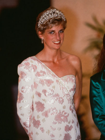 Your Weekly Tiara Treat: The Amazing History Behind Princess Diana's Favorite Sparkler – Queen Mary's Lover's Knot| The British Royals, The Royals, Kate Middleton, Princess Diana, Queen Elizabeth II