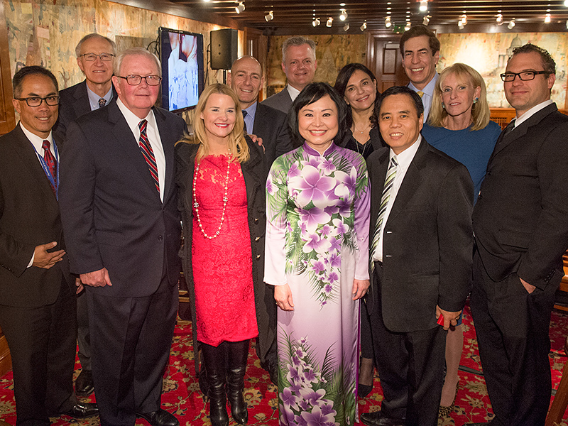 Vietnam War's 'Napalm Girl' Kim Phuc Helps Launch Foundation to Help Wounded Warriors and Other Burn Survivors| Personal Success, Personal Tragedy, Real People Stories