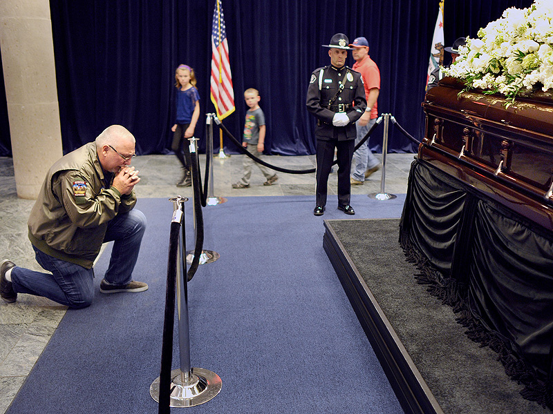 What Nancy Reagan Chose for Her Funeral: A Love Letter from Her 'Ronnie,' Peonies and a Farewell from Her Children| Nancy Reagan, Patti Davis, Ron Reagan, Ronald Reagan