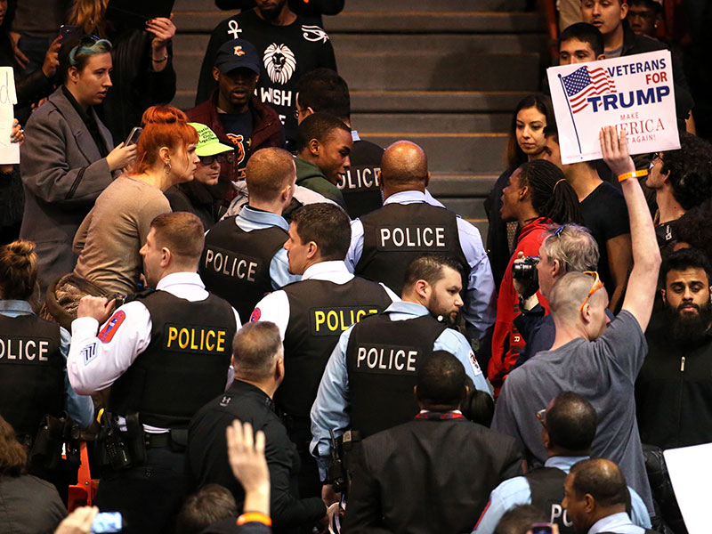 Donald Trump Cancels Chicago Rally as Violent Scuffles Break out Between Protestors and Supporters| 2016 Presidential Elections, politics, Chicago, Donald Trump