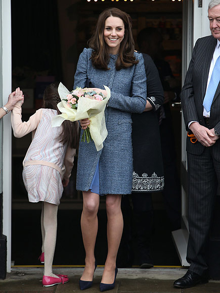 Princess Kate Hits the Second-Hand Store – and Tries on $22 Hat!| The British Royals, The Royals, Kate Middleton