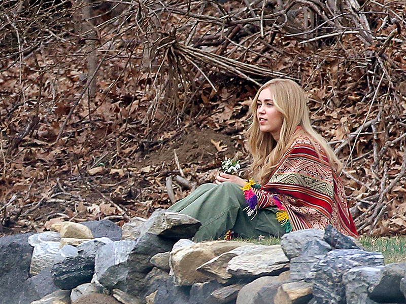 Hannah Montana, Is That You? Miley Cyrus Dons a Long Blonde Wig for Woody Allen's Upcoming TV Series| Amazon, Miley Cyrus, Woody Allen
