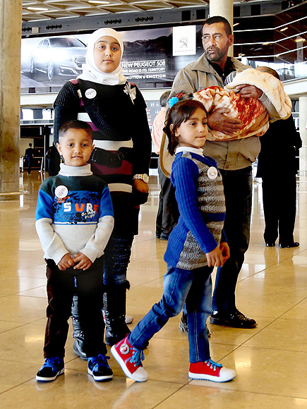 First Syrian Family to Be Resettled in U.S. Start a New Life in Kansas City: 'The American Promise Really Exists for Them'| Around the Web, Real People Stories, The Daily Smile