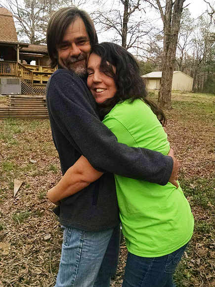 South Carolina Mom of 11 Loses Two Years of Her Memory – Including Birth of One of Her Kids – After Semi-Truck Crash| Real People Stories