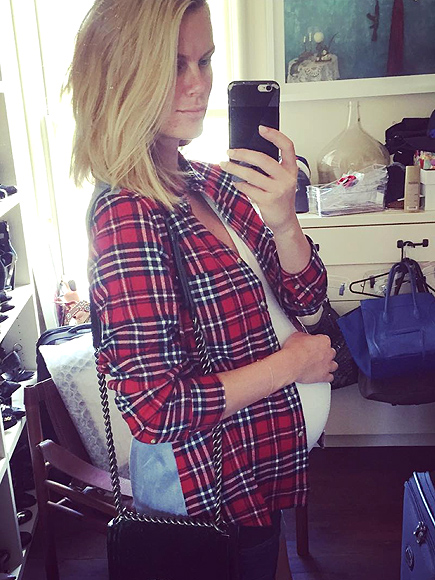 Brooklyn Decker 'Livid' After Missing Flight to Pump Breast Milk in Restroom| Babies, Bodywatch, BodyWatch, Brooklyn Decker