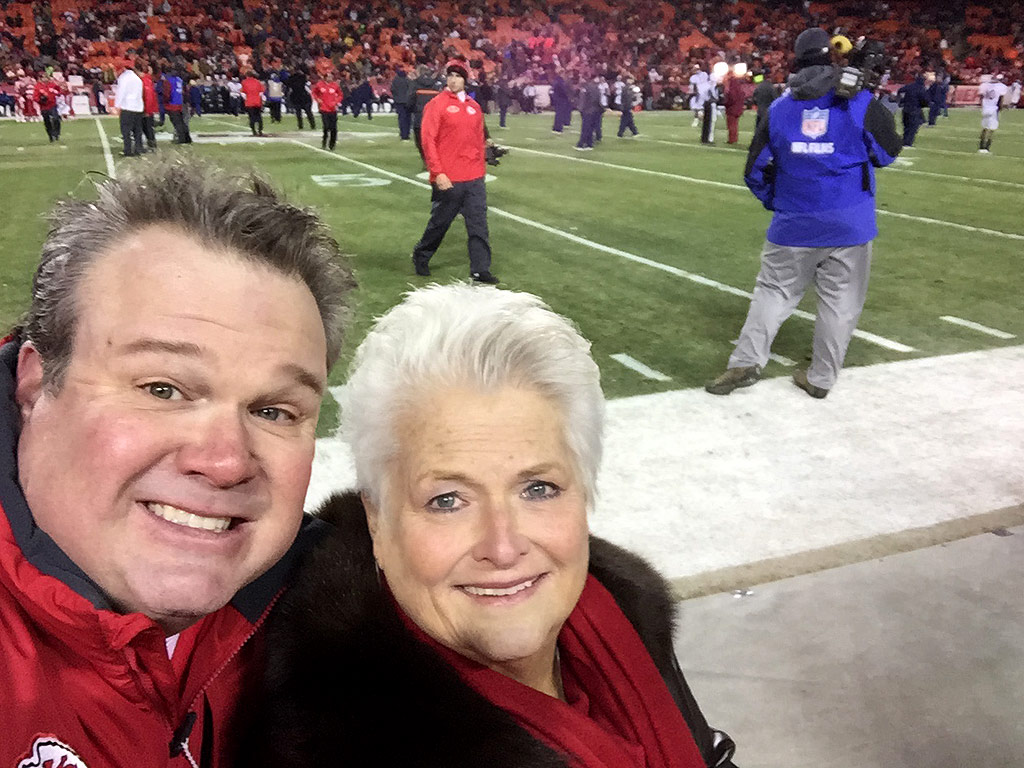 Modern Family's Eric Stonestreet Opens Up About Mother Jamey Surviving Cancer: 'The Key Is Hope'| Cancer, Modern Family, People Picks, TV News, Eric Stonestreet