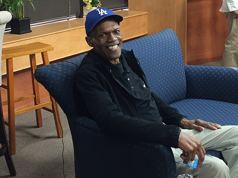 He's 'a Breath of Fresh Air, Even When the Day Stinks': Students Rally Around Terminally Ill Janitor at Alabama Elementary School| Medical Conditions, Good Deeds, Real People Stories