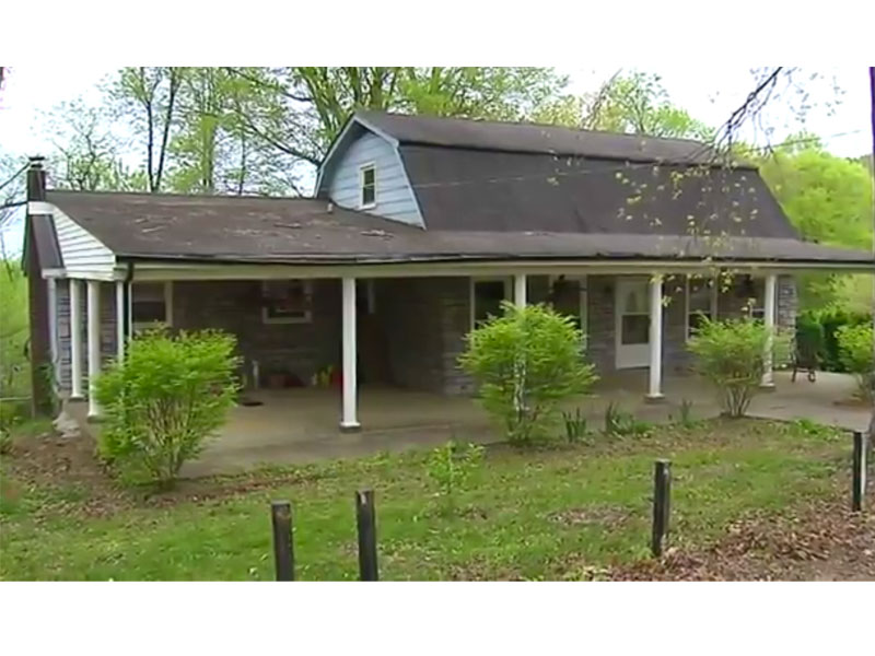 Homeless Man Sells Enough Newspapers to Buy His Own Home: 'I'm Just So Grateful'| Personal Success, Good Deeds, Real People Stories, The Daily Smile