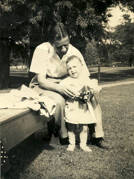Sisters Abandoned in Cardboard Boxes as Infants Thank the Mother Who Gave Them Up: 'She Made the Right Decision for Us'| Adoption, Kids & Family Life, Motherhood, Mother's Day, Real People Stories