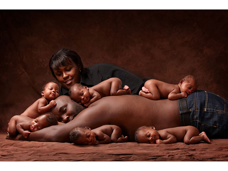 Vea el McGhee Sextuplets Recrear la Foto en la Que se convierte en una Sensación de Internet!| Los bebés, la Gente Recoge, Noticias de la TV