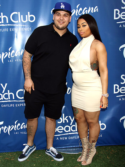 Rob Kardashian Unfollows Blac Chyna on Instagram, Deletes Pics : People.com