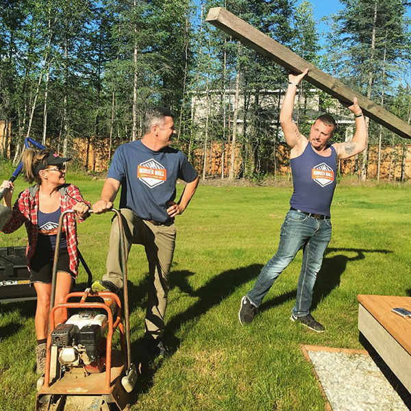 Bristol Palin & Dakota Meyer Wear 'Border Wall Construction' Shirts