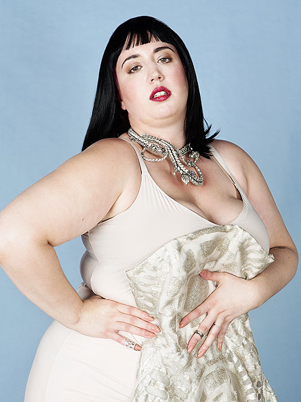 Fashion Blogger Poses with Sample Size Clothes to Prove They're Too Small for Many People| Bodywatch