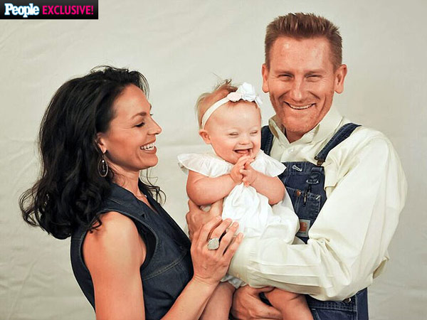 How Rory Feek Is Coping with the Death of Wife Joey: 'Hearing the Music, She's Still Alive'| Death, Untimely Deaths, Joey Feek