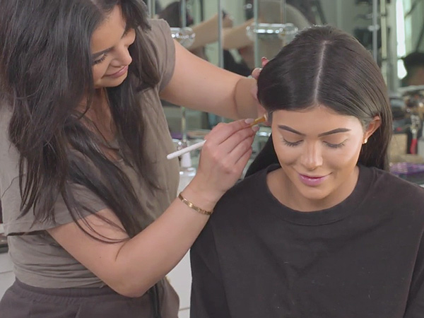 Kylie Jenner Ear Contour Hrush