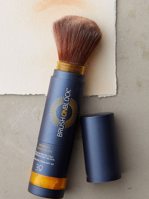 Powder Sunscreen Is the FamilyFriendly Hack You Didn't Know You Needed