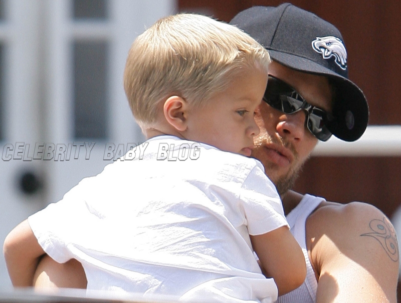 Actor Ryan Phillippe, 32, and his son Deacon Reese, 3 1/2, were spotted out 