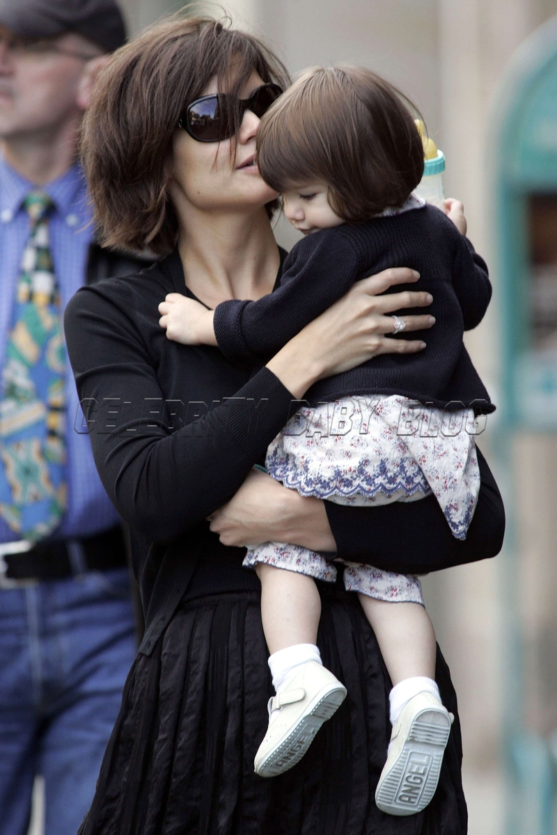 16776pcn_katieholmes04_cbb 16776pcn_katieholmes04_cbb