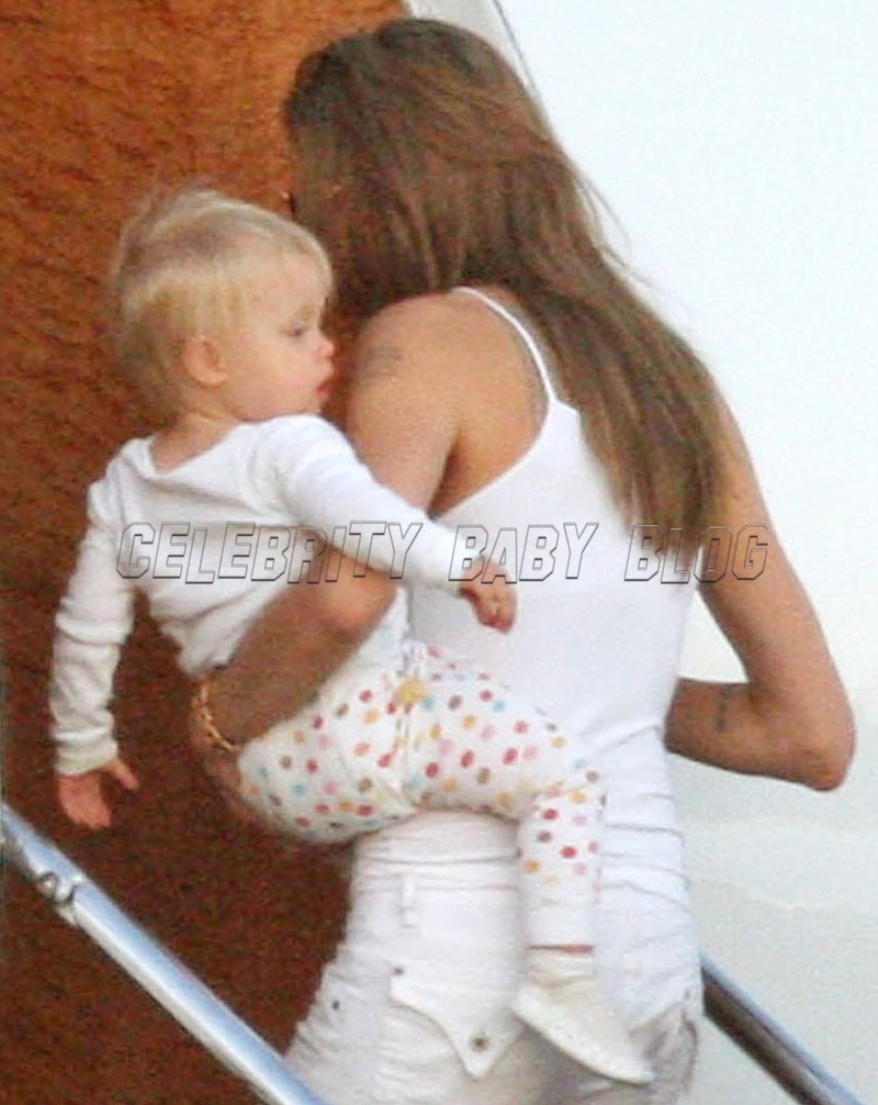 32401ej_jolie_pitt_b_gr_08_cbb 32401ej_jolie_pitt_b_gr_08_cbb