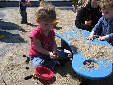 Playing_in_the_sand Playing_in_the_sand