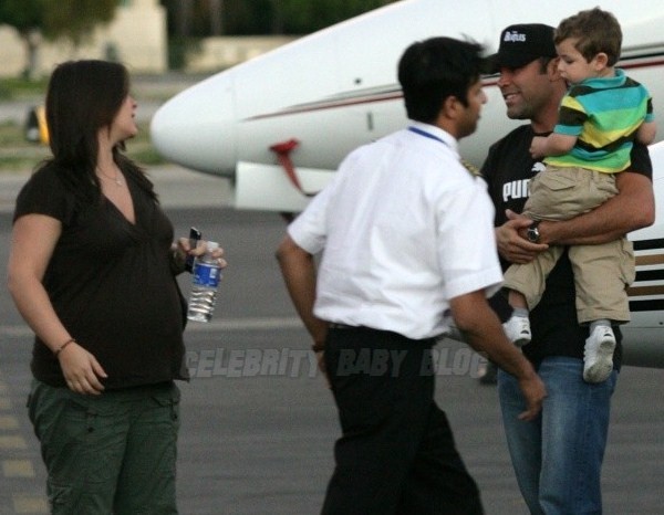 oscar de la hoya family. Oscar De La Hoya arrives at