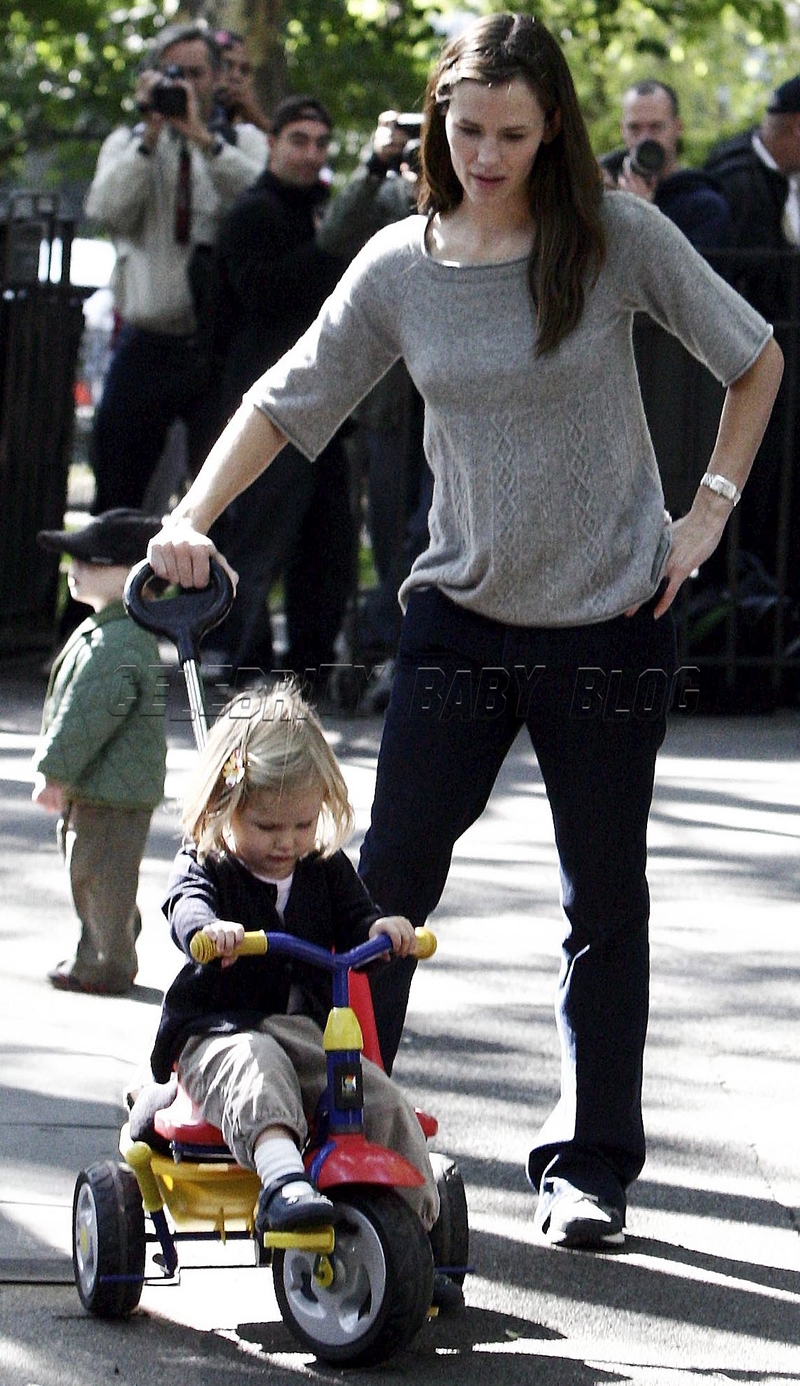 Jennifer_garner_p_101507_01_cbb Jennifer_garner_p_101507_01_cbb