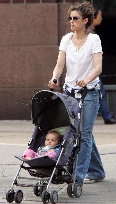 amanda peet daughter. Amanda Peet preparing for