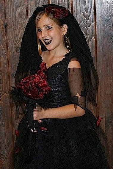 Marly_as_zombie_bride Marly_as_zombie_bride