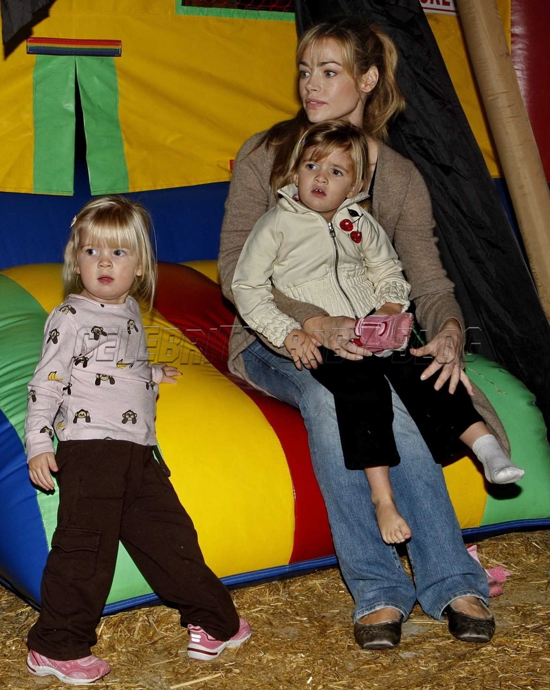Denise_richards_071030_06_cbb Denise_richards_071030_06_cbb