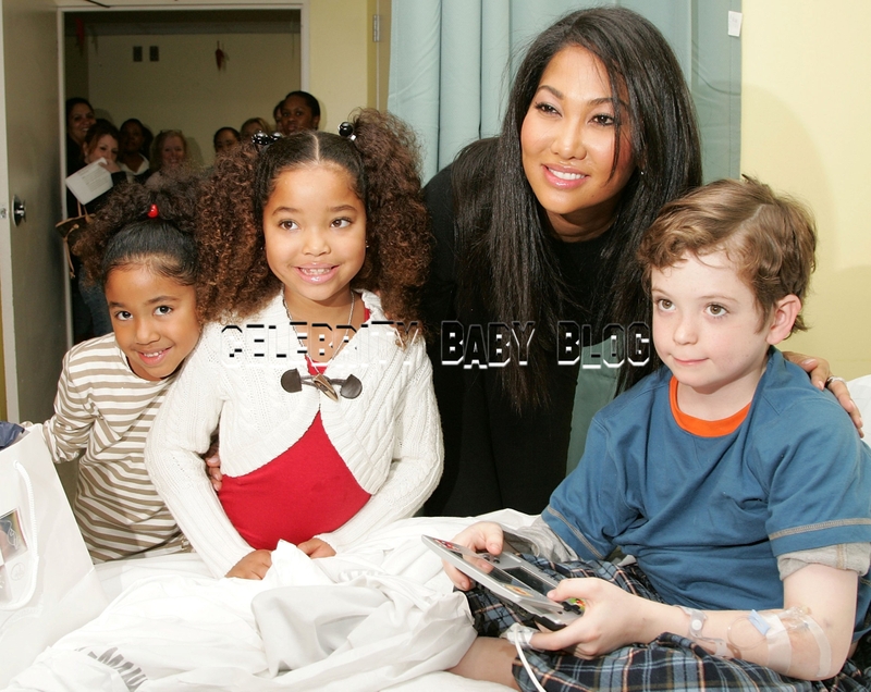 kimora lee simmons daughters. Kimora Lee Simmons and