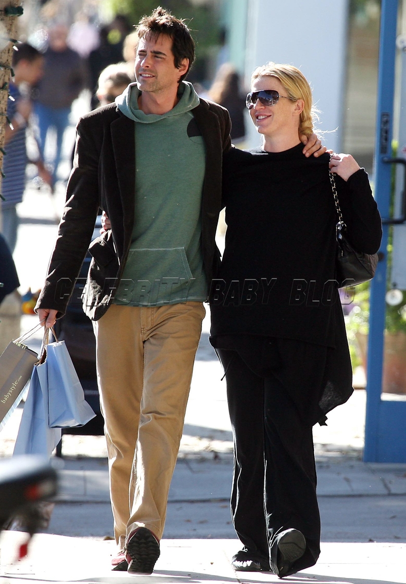 Poppy_montgomery_120107_12_cbb Poppy_montgomery_120107_12_cbb