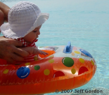 Ellasofiagordon_pool_1_cbb Ellasofiagordon_pool_1_cbb