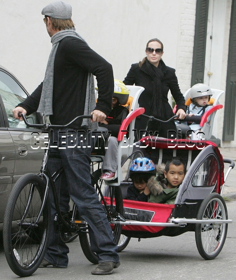 brad pitt and angelina jolie family. Brad Pitt and Angelina Jolie