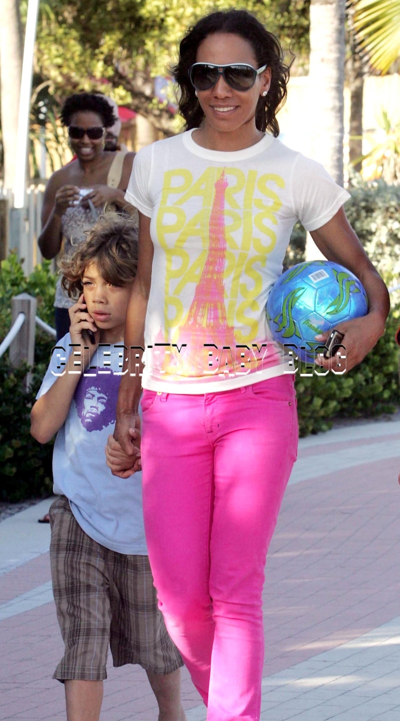 PreviousBrooke Burke leaves a