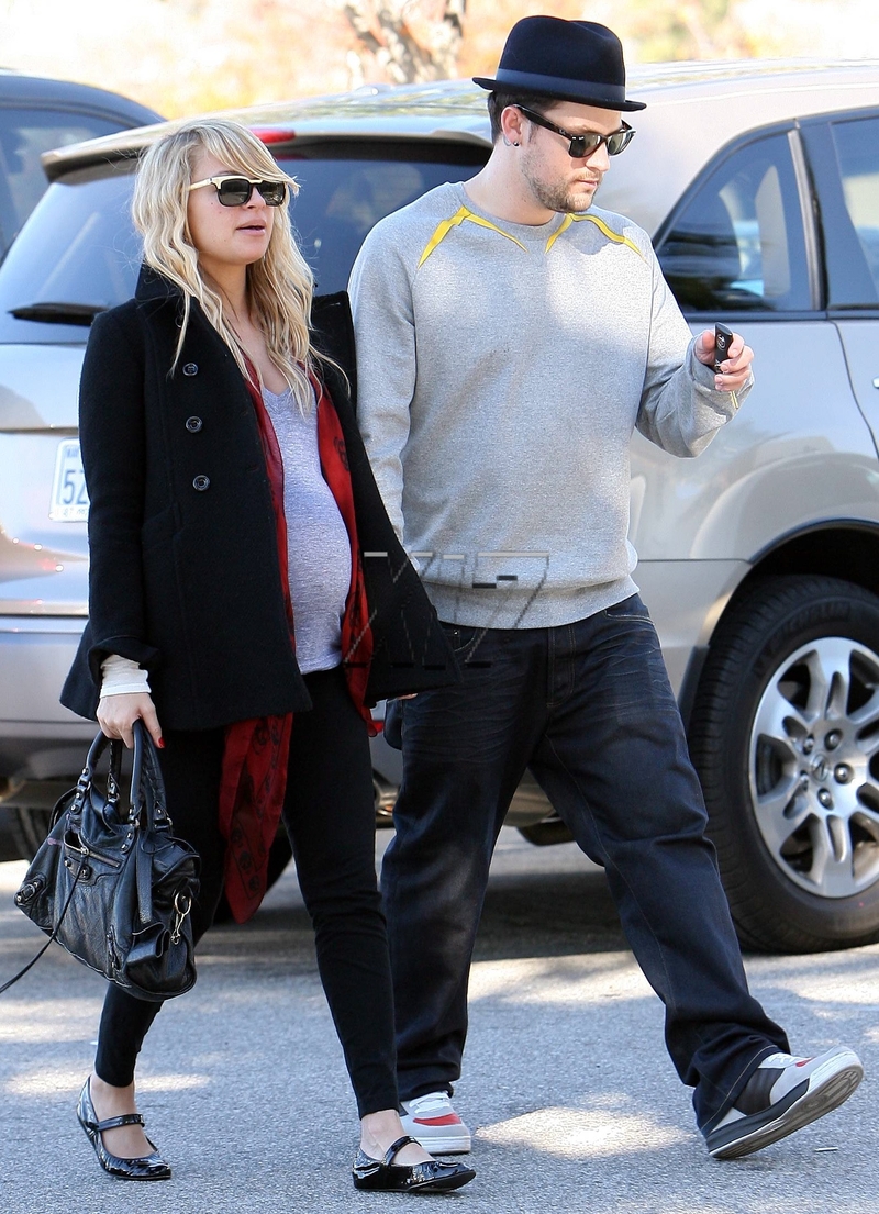 Nicolerichiepregnant1231_010_cbb Nicolerichiepregnant1231_010_cbb