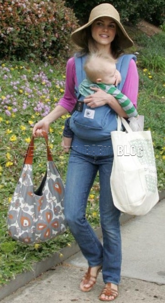 Keri Russell and River at farmer's market