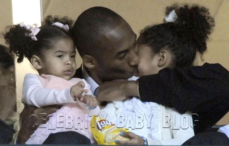 kobe bryant wife and kids. Update: Kobe Bryant and family