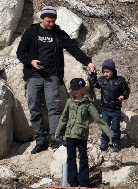 ryan phillippe and reese witherspoon kids. and+reese+witherspoon+kids