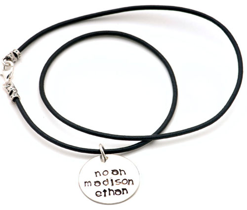 Round_mommy_charm_necklace_2