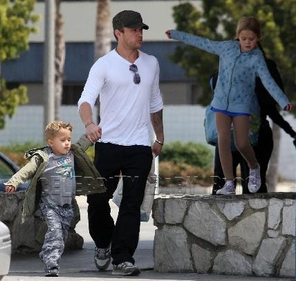 ryan phillippe and reese witherspoon kids. Reese Witherspoon Ryan