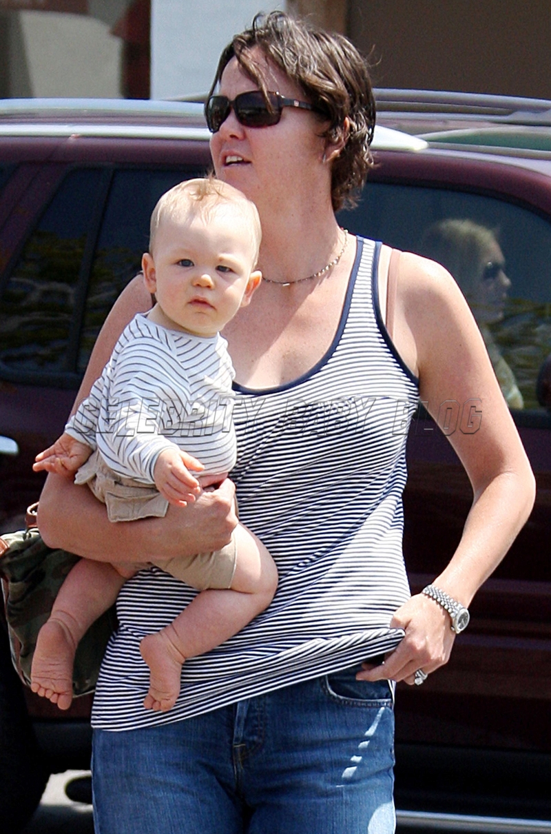 Lindsay DAVENPORT and Jagger leave Malibu Country Mart – Moms ...