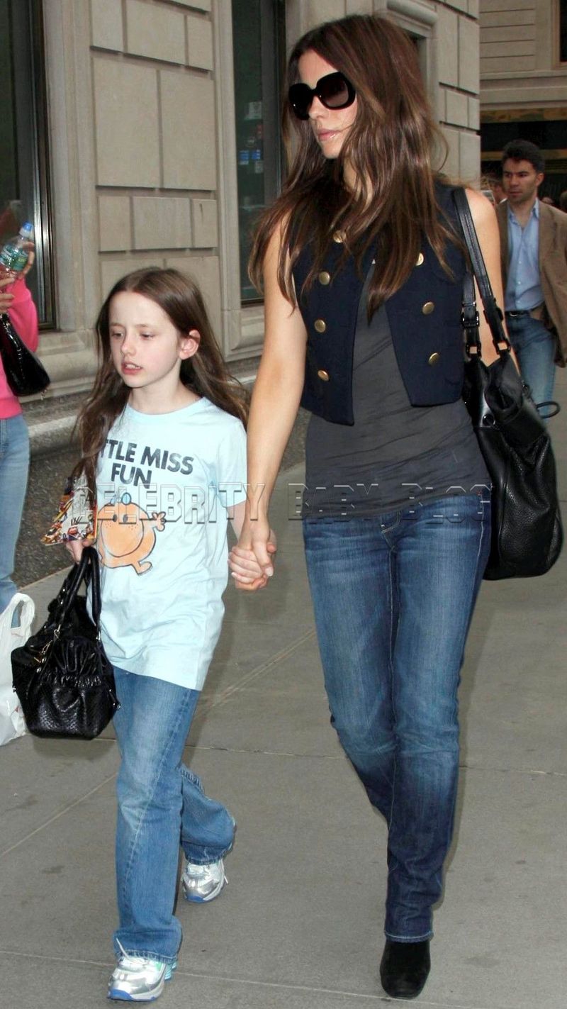 kate_beckinsale_051808_01cbbjpg.jpg