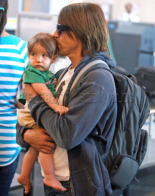 everly bear kiedis. Anthony Kiedis and Everly get