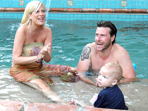 dean mcdermott son. 35, and Dean McDermott,