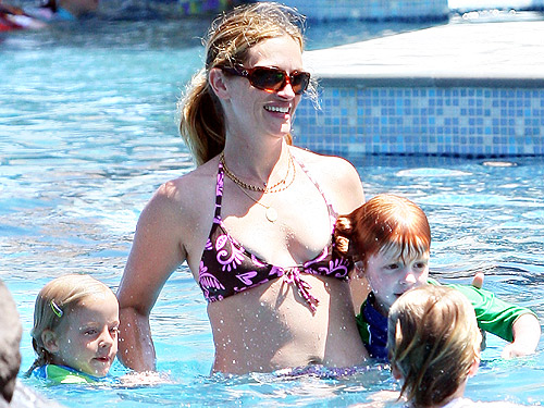 julia roberts family. Julia and family are currently