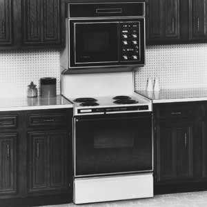 1970s stove with microwave
