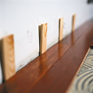 space around engineered wood floor perimeter